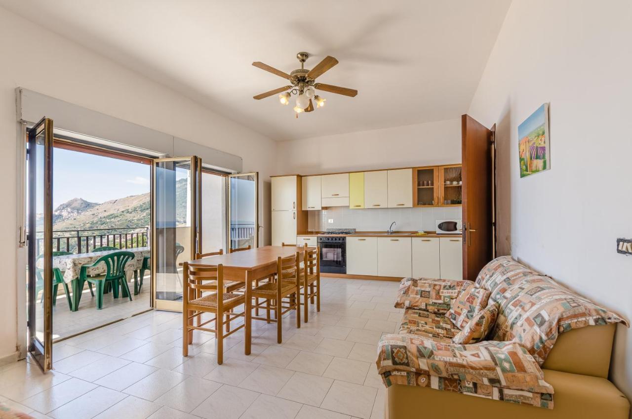 Casa Vacanze Andreana Apartment Letojanni Exterior photo